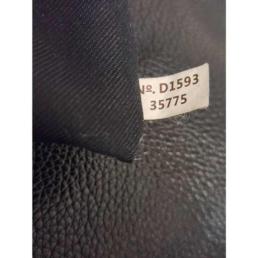 Coach Dufflette Pebble Leather Crossbody Bag Black 35775. See pictures for condi